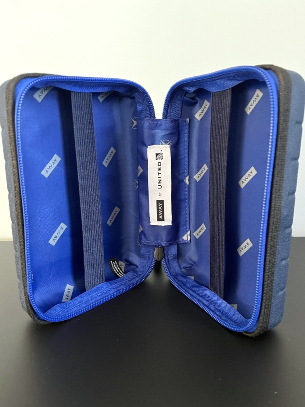 AWAY x United Mini Travel Suitcase Toiletry Hard Case (Navy Blue) - Picture 8 of 10